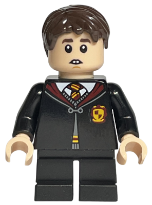 Neville Longbottom - Gryffindor Robe Clasped, Black Short Legs