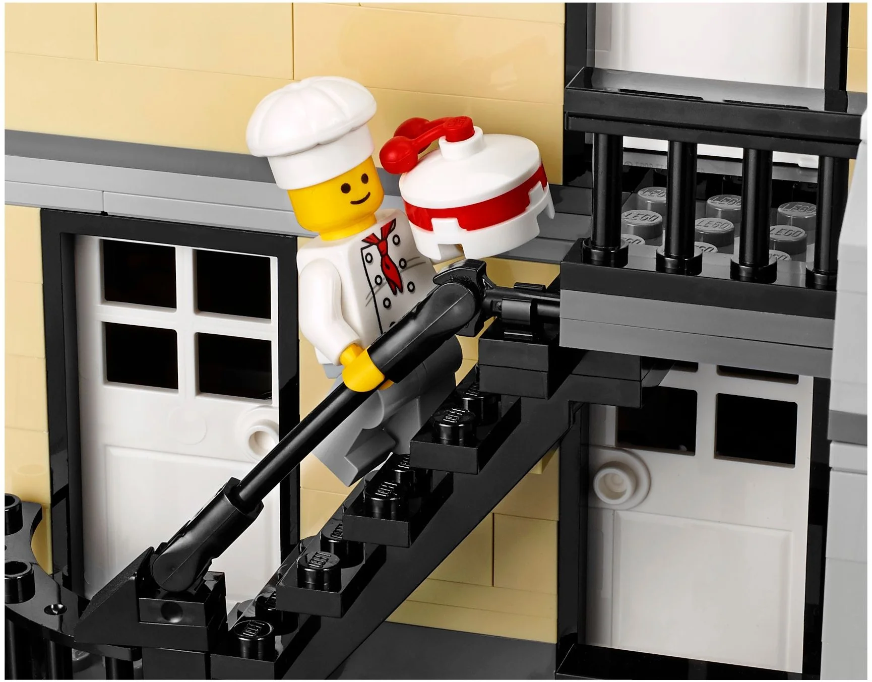 LEGO® 10255 LEGO Creator Plac Zgromadzeń - zdjęcie 16