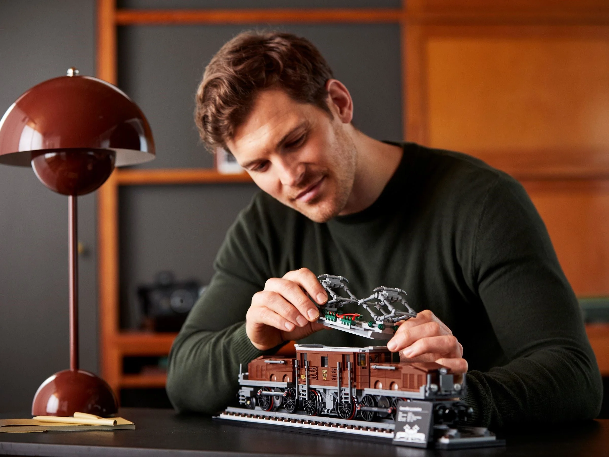 LEGO® 10277 Lokomotywa Crocodile - zdjęcie 12