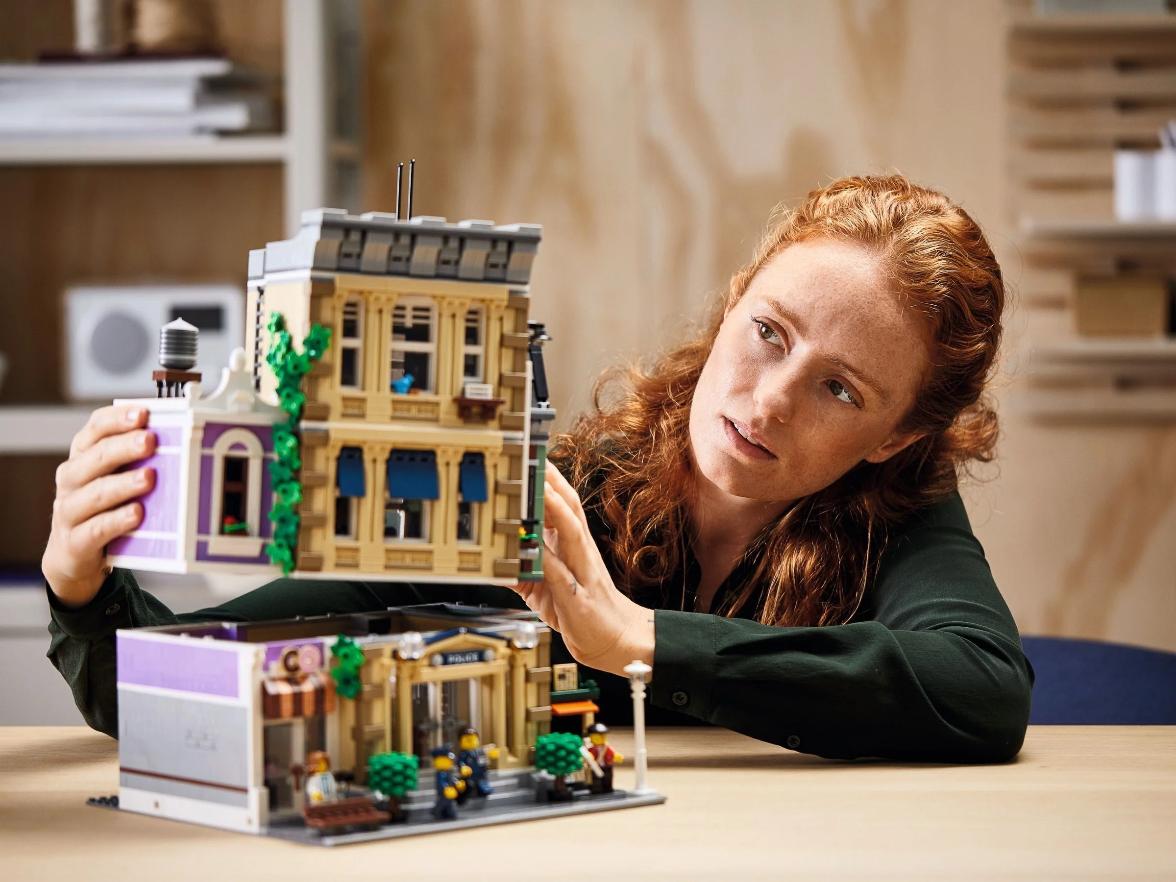 LEGO® 10278 LEGO CREATOR Posterunek policji - zdjęcie 7