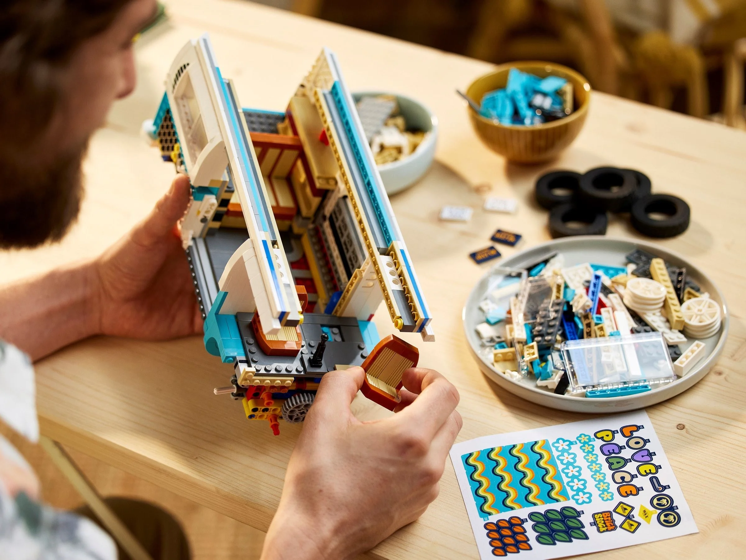 LEGO® 10279 Lego Creator Expert Mikrobus kempingowy Volkswagen T2 - zdjęcie 10