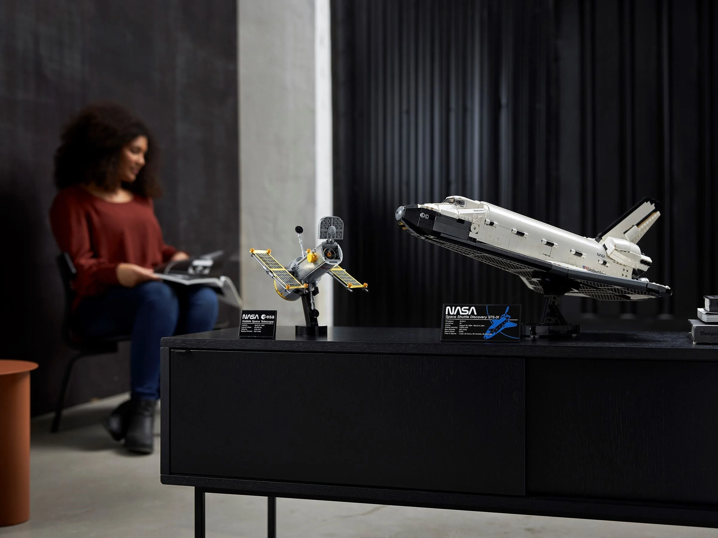 LEGO® 10283 Expert Icons Wahadłowiec Discovery Nasa na święta - zdjęcie 11