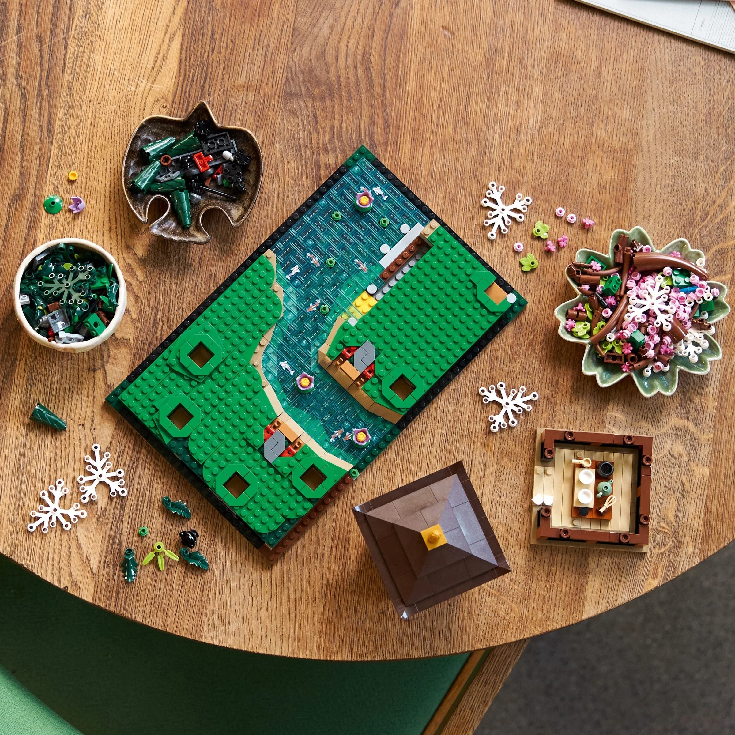 LEGO® 10315 Zaciszny Ogród - zdjęcie 9