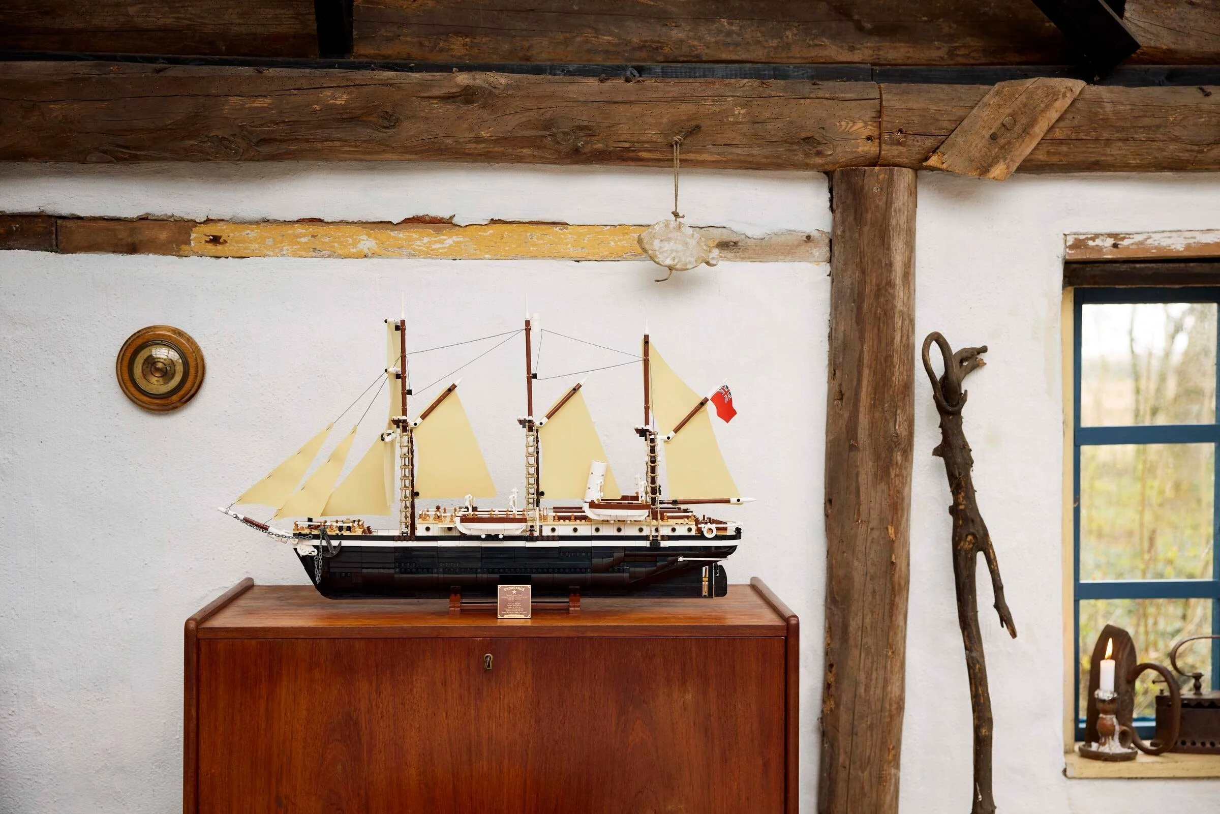 LEGO® 10335 Endurance - zdjęcie 17