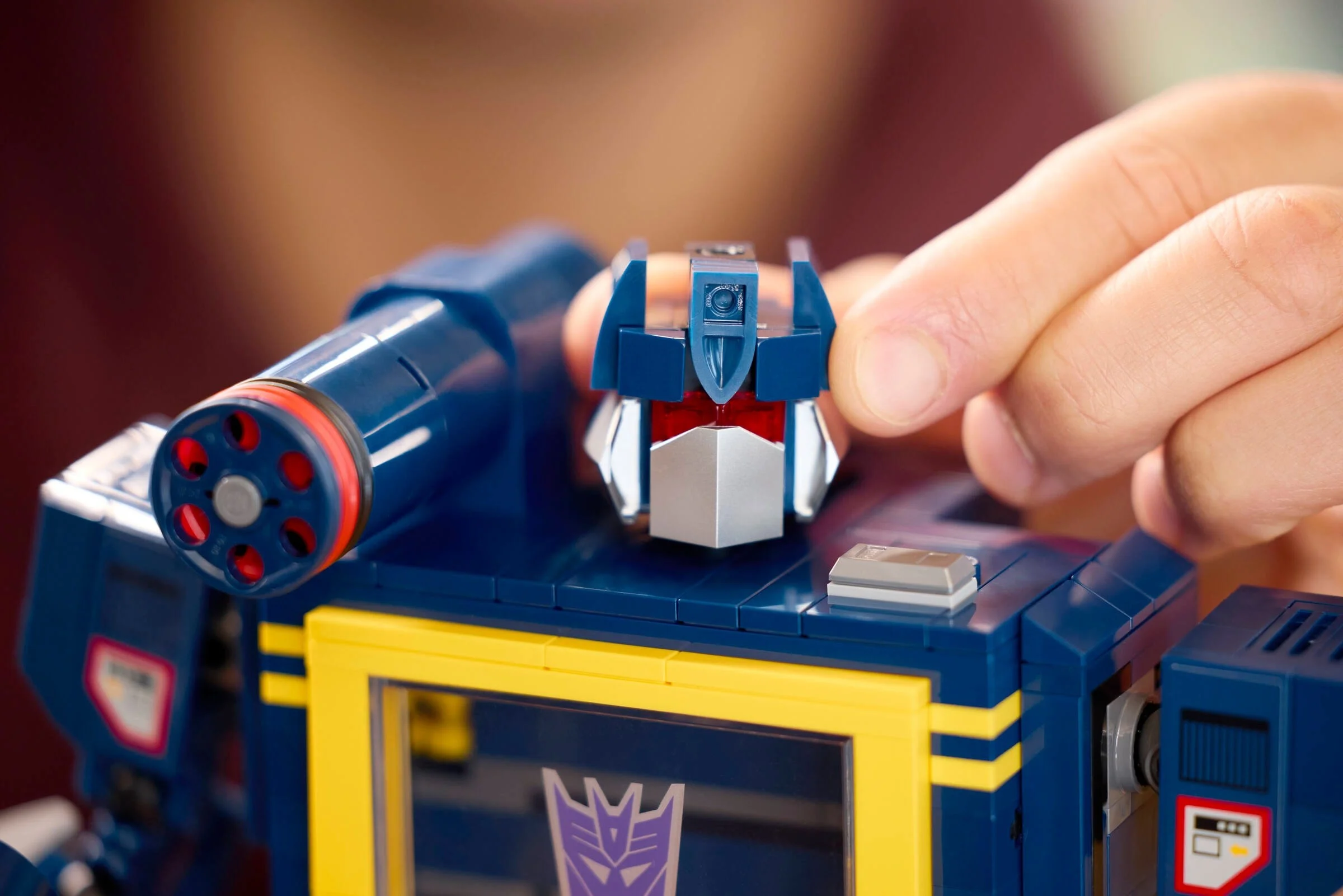 LEGO® 10358 Transformers: Soundwave - zdjęcie 12