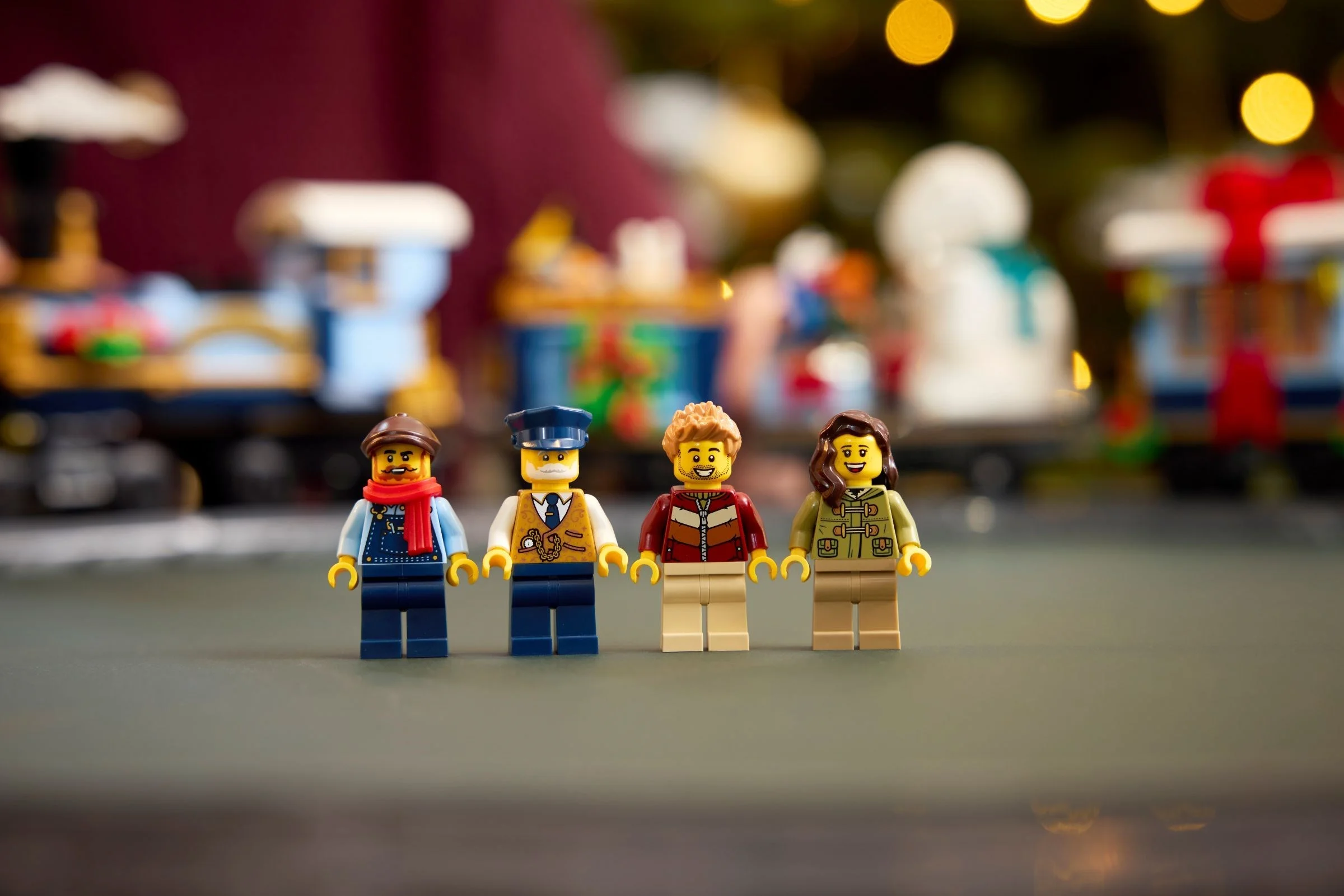 LEGO® 10361 Świąteczny ekspres - zdjęcie 12