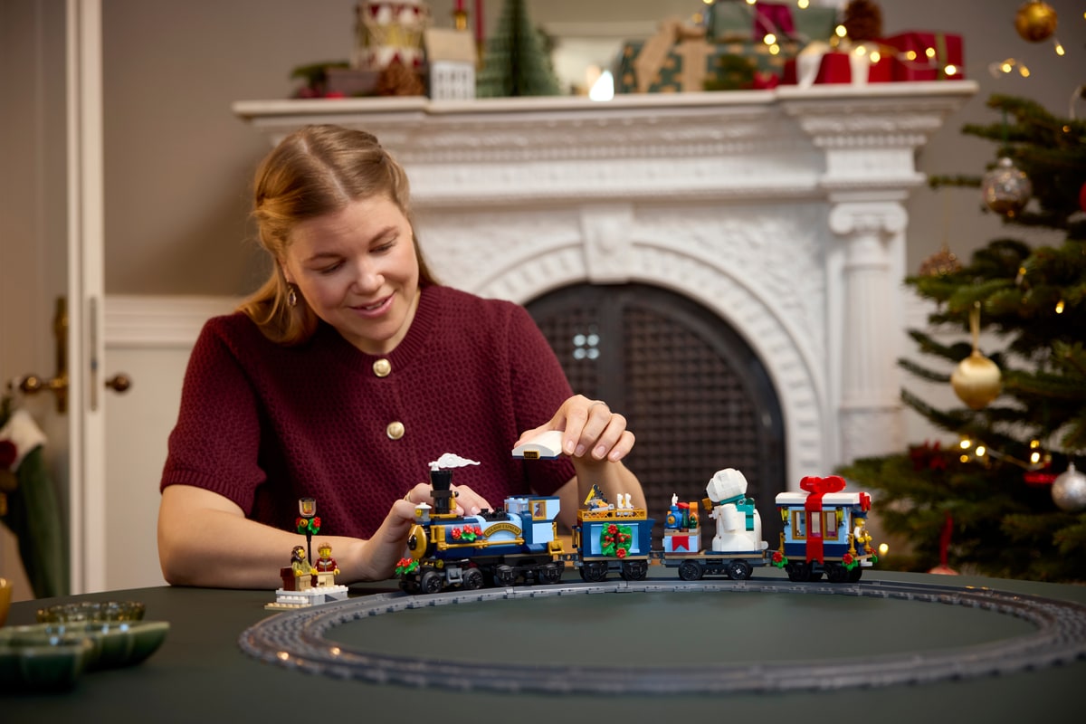 LEGO® 10361 Świąteczny ekspres - zdjęcie 14