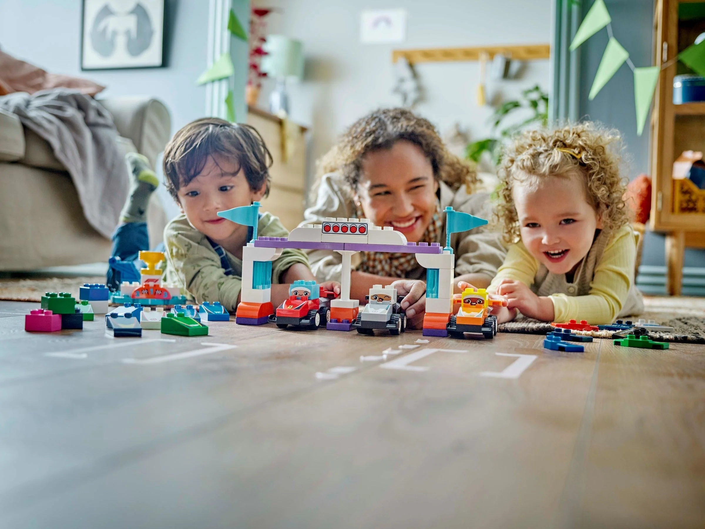 LEGO® 10445 Bolidy i Kierowcy F1® - zdjęcie 6