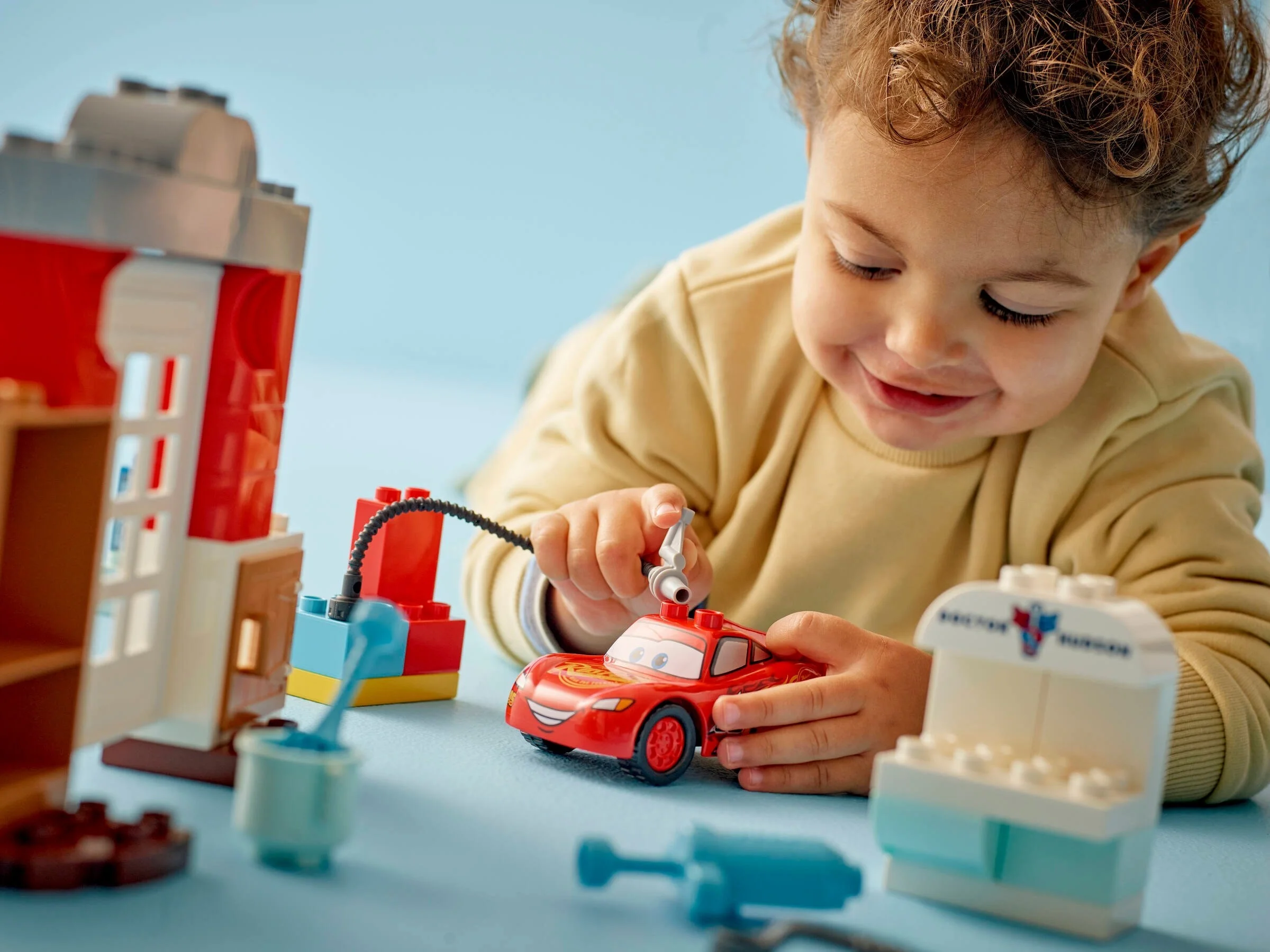 LEGO® 10456 LEGO DUPLO Disney Wizyta McQueena w warsztacie Wójta - zdjęcie 5