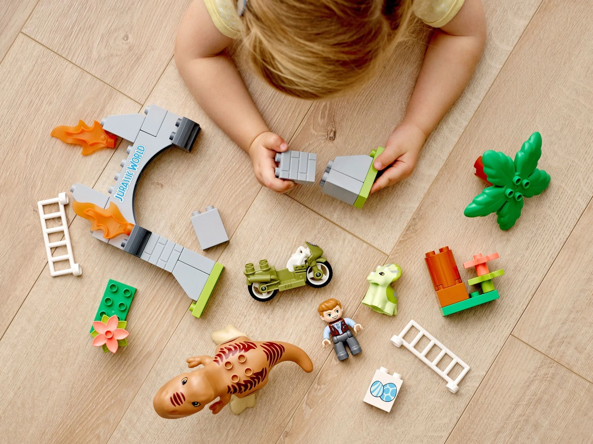 LEGO® 10939 Ucieczka turanozaura i tricera - zdjęcie 4