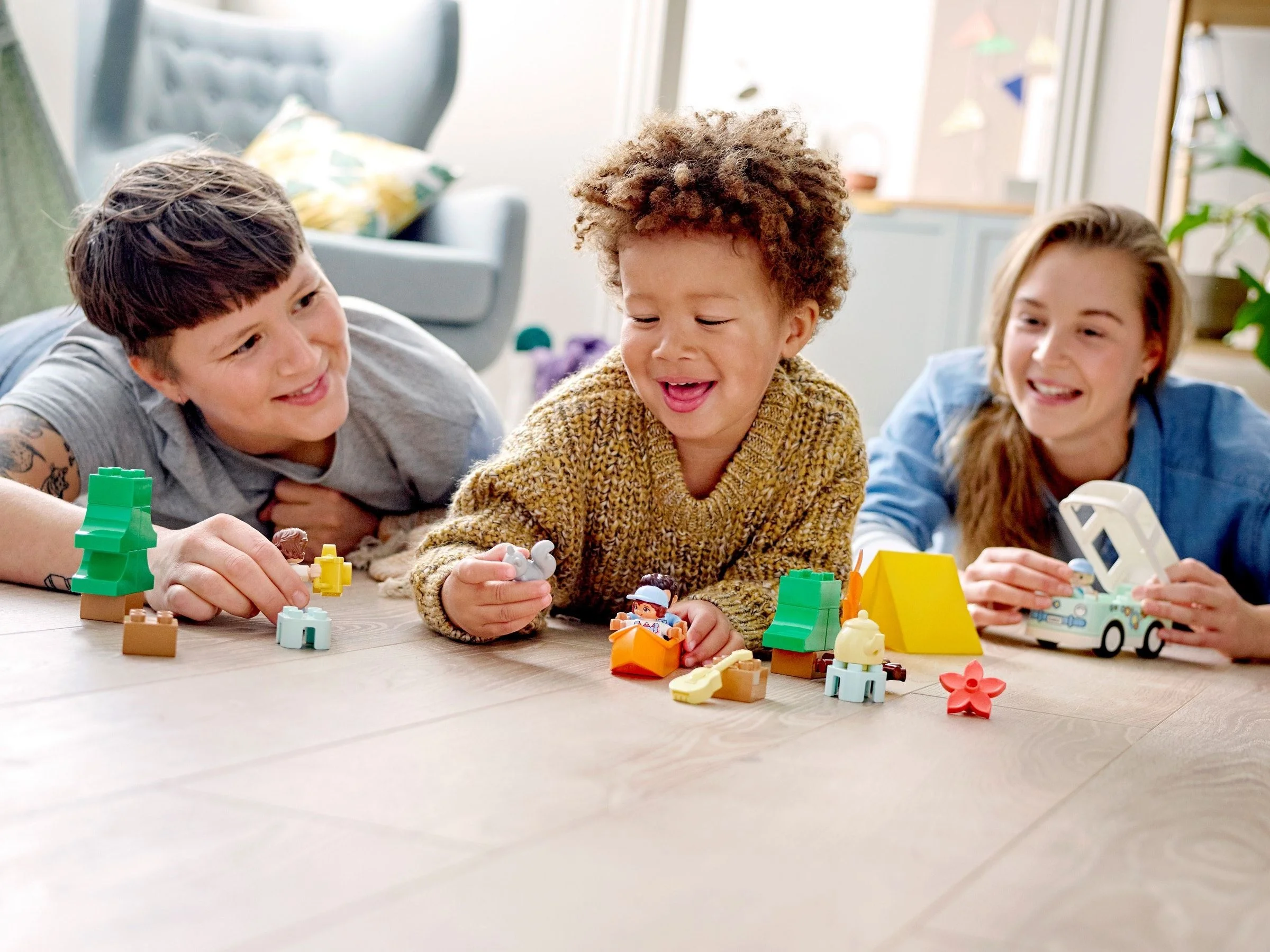 LEGO® 10946 Rodzinne biwakowanie - zdjęcie 10