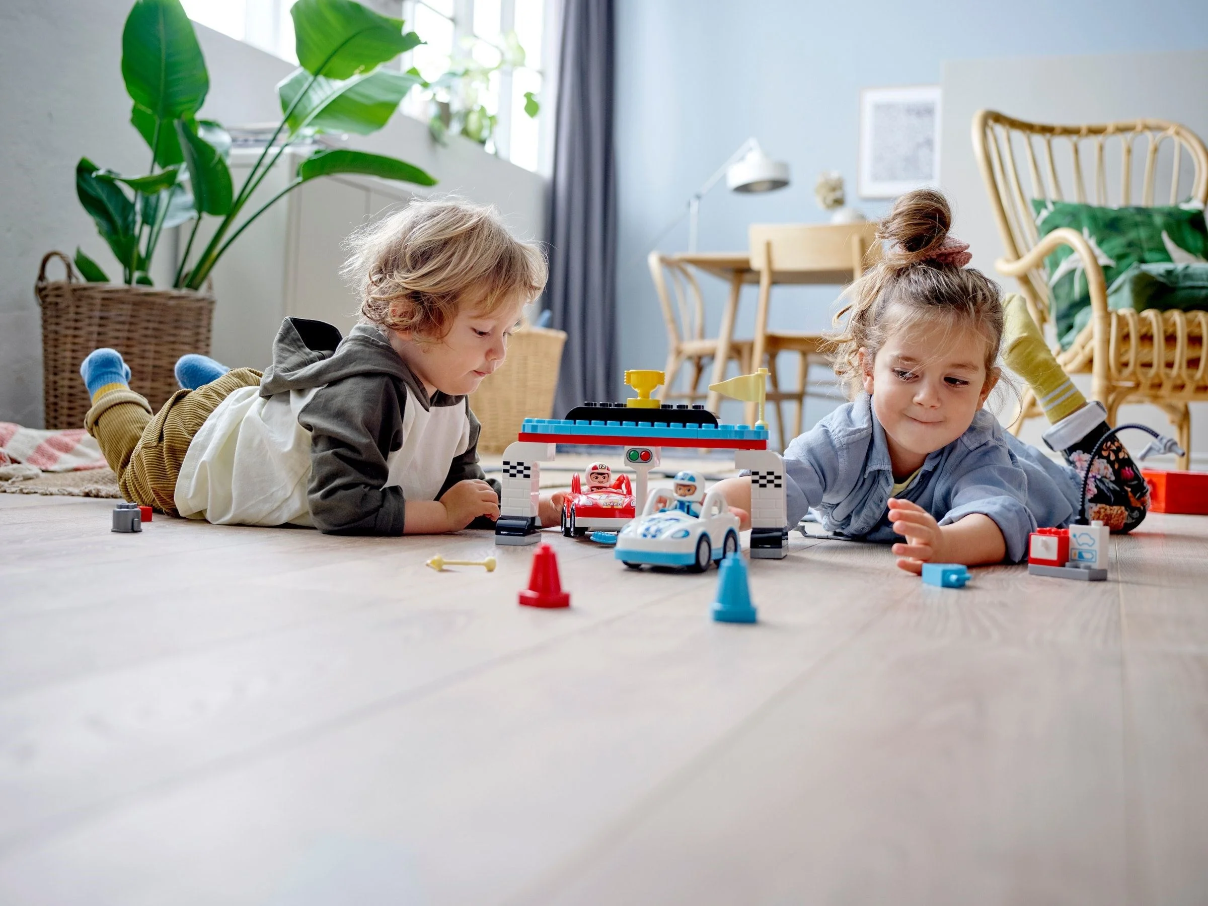 LEGO® 10947 Samochody wyścigowe - zdjęcie 9