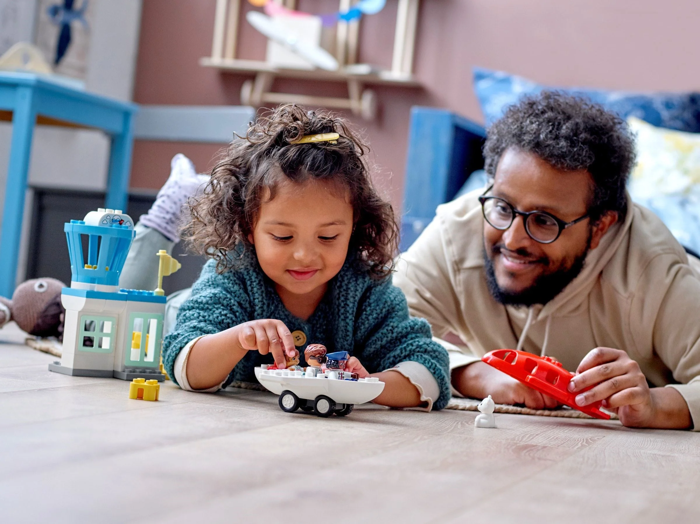 LEGO® 10961 Samolot i lotnisko - zdjęcie 7