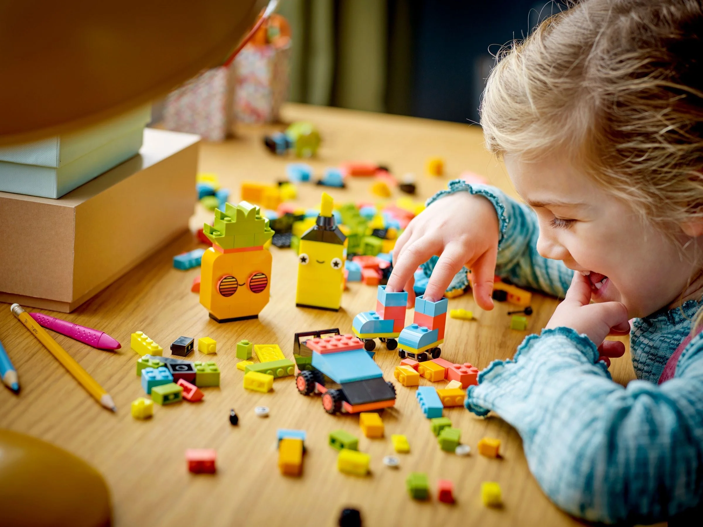 LEGO® 11027 Kreatywna zabawa neonowymi kolorami - zdjęcie 6