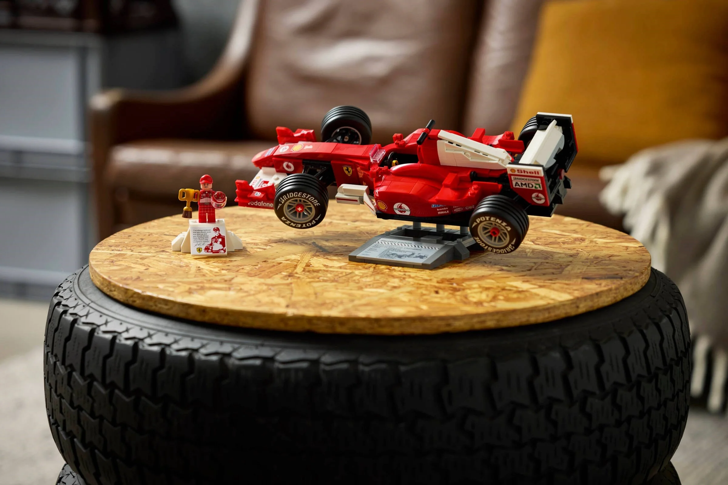 LEGO® 11375 Klocki Lego Icons Ferrari F2004 i Michael Schumacher - zdjęcie 11