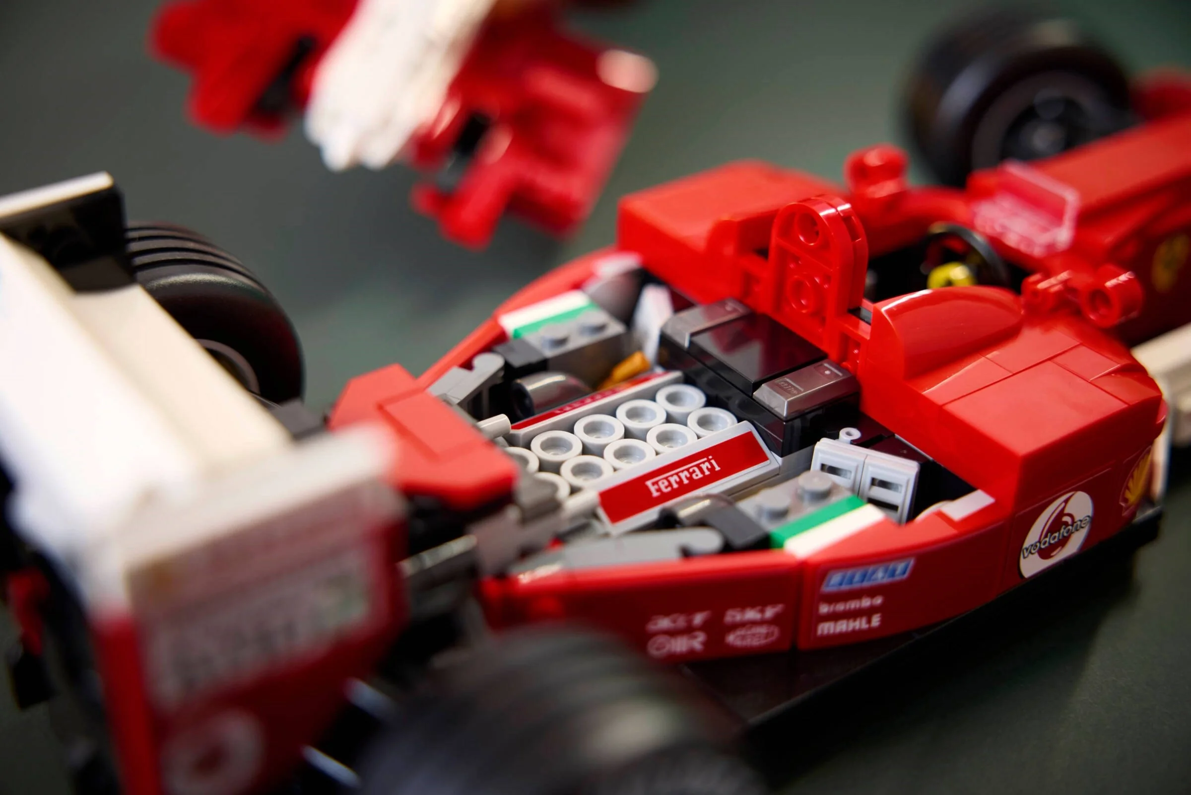 LEGO® 11375 Klocki Lego Icons Ferrari F2004 i Michael Schumacher - zdjęcie 6