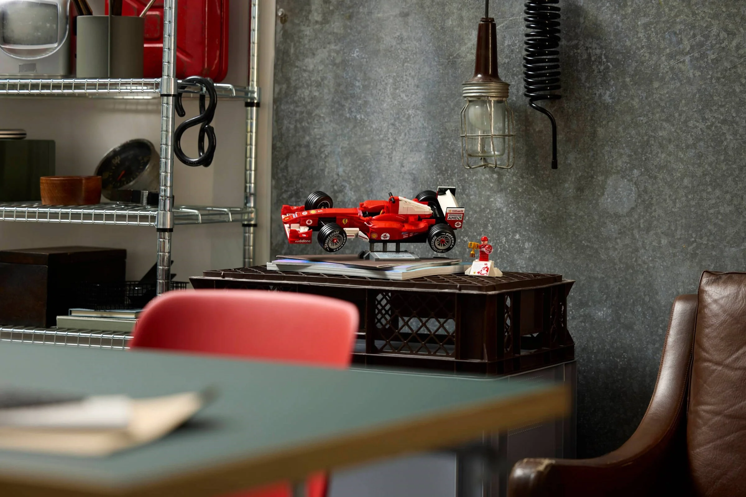 LEGO® 11375 Klocki Lego Icons Ferrari F2004 i Michael Schumacher - zdjęcie 10