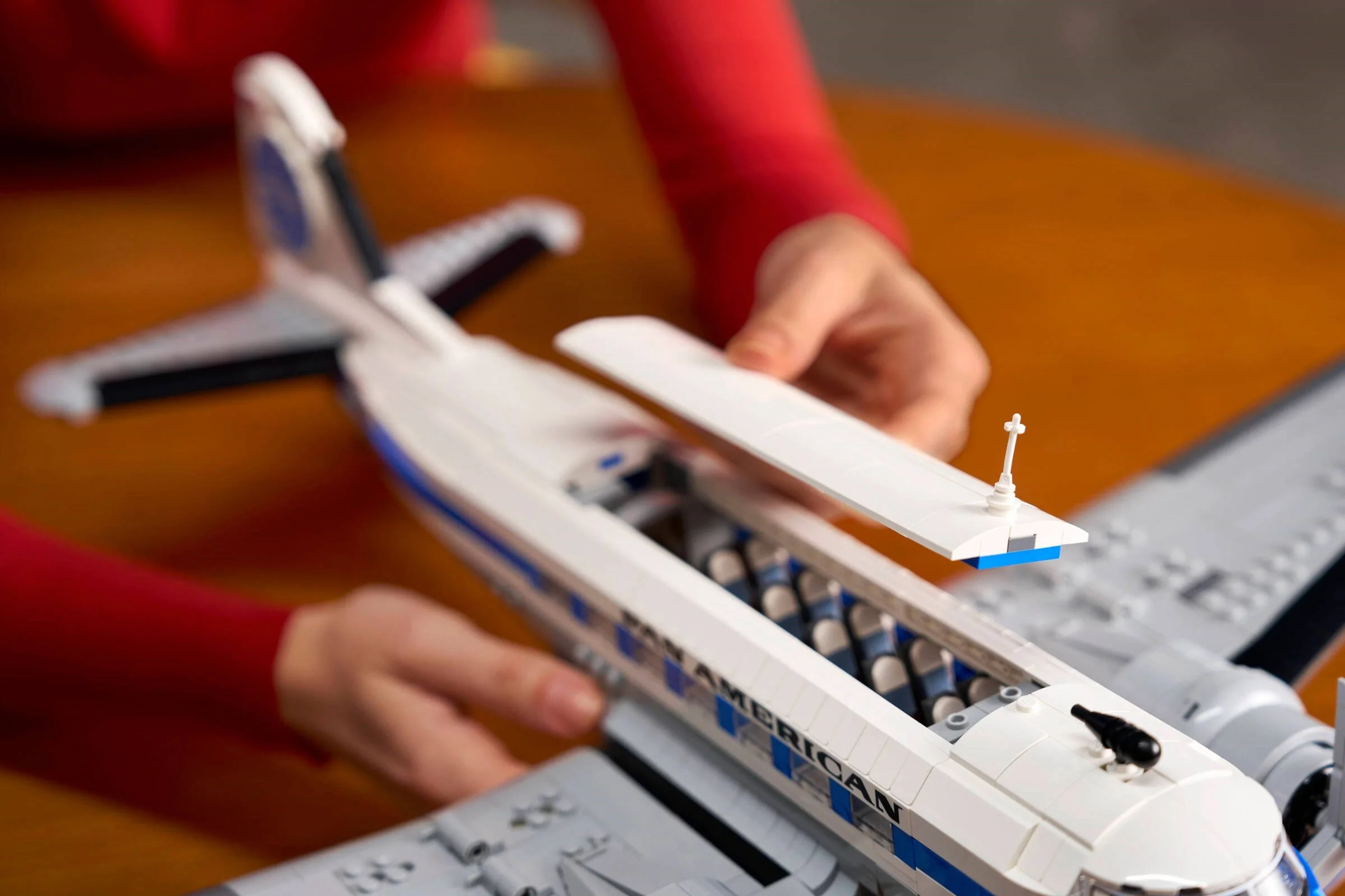 LEGO® 11378 Douglas DC-3 PAN AM Airliner - zdjęcie 6