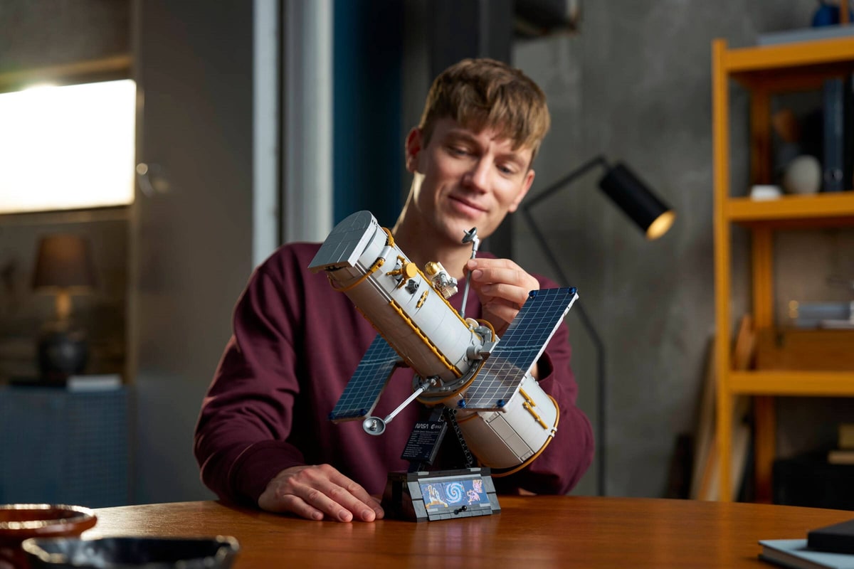 LEGO® 11382 Hubble Space Telescope, zestaw klocków 18+ - zdjęcie 14