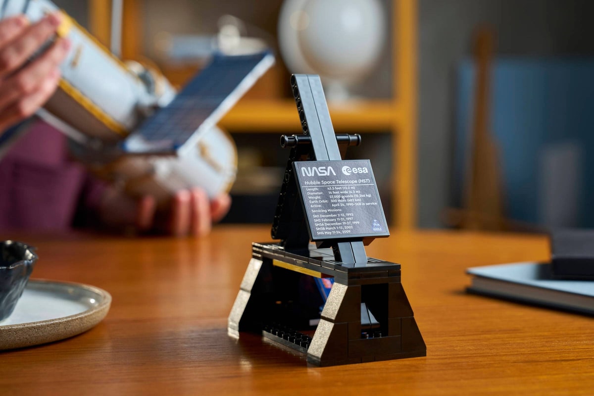 LEGO® 11382 Hubble Space Telescope, zestaw klocków 18+ - zdjęcie 9