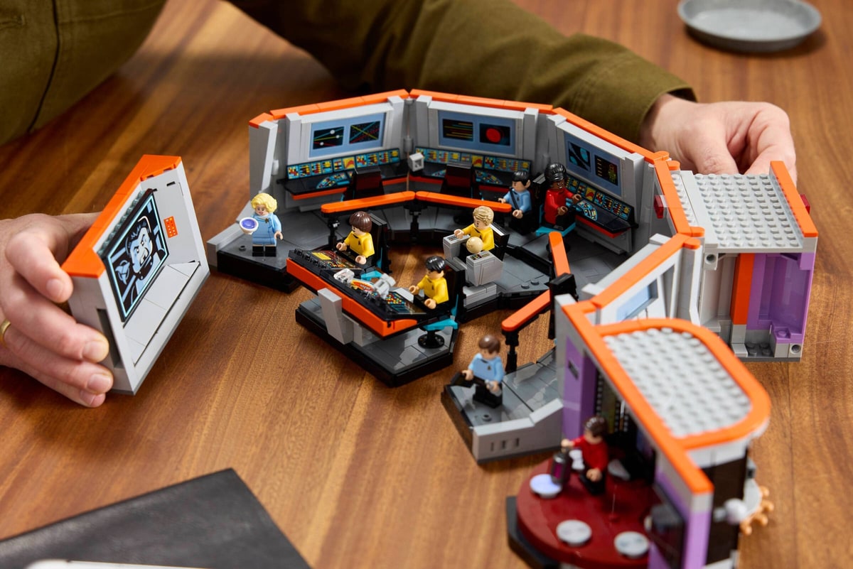 LEGO® 11385 Star Trek: Mostek U. S.S. Enterprise NCC-1701 - zdjęcie 11