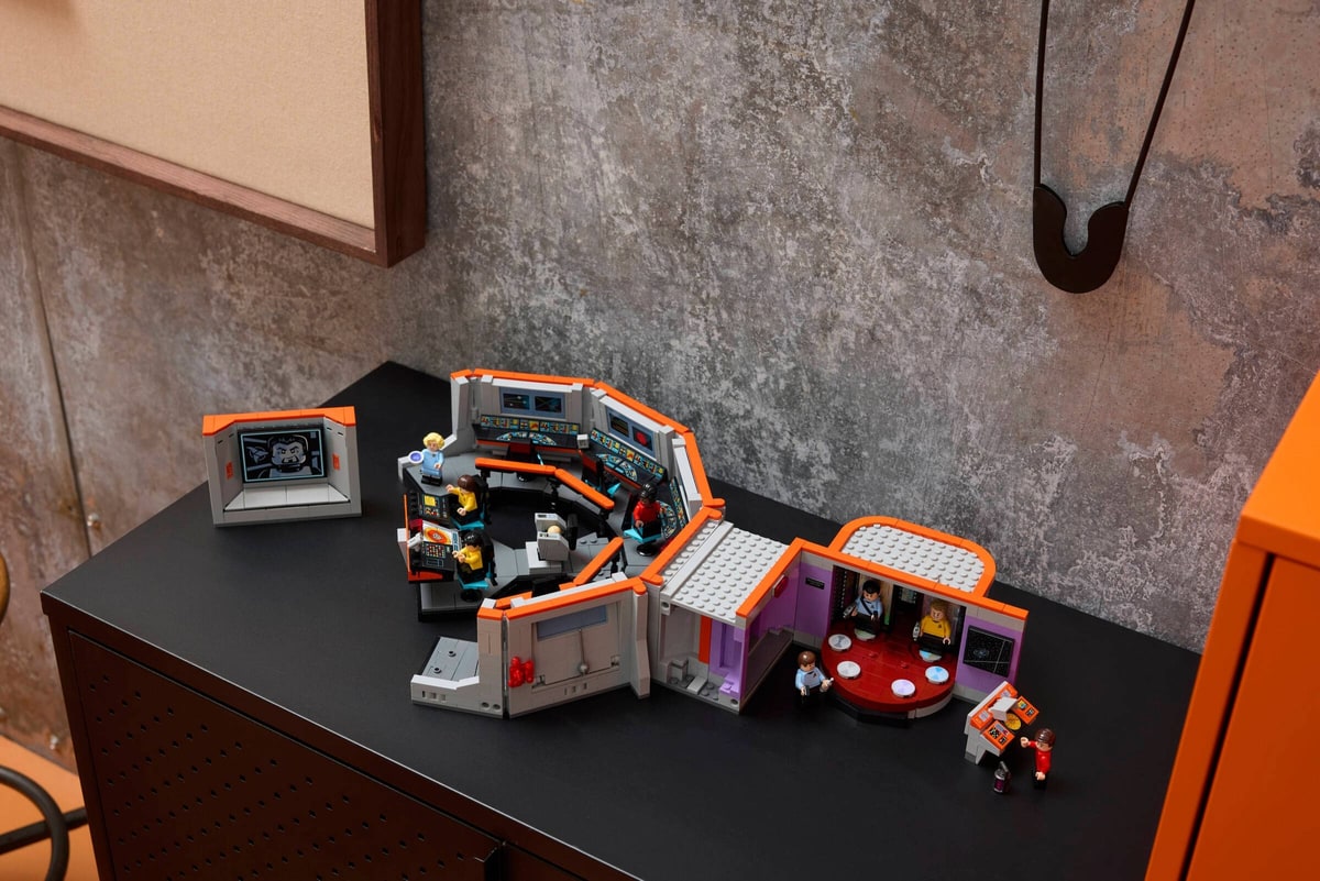 LEGO® 11385 Star Trek: Mostek U. S.S. Enterprise NCC-1701 - zdjęcie 15