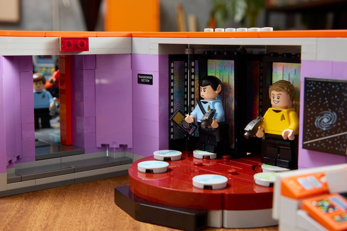 LEGO® 11385 Star Trek: Mostek U. S.S. Enterprise NCC-1701 - zdjęcie 7
