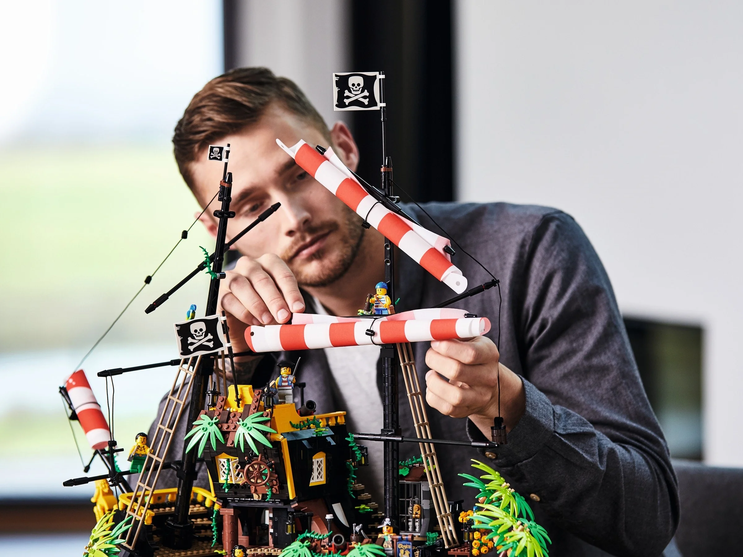 LEGO® 21322 Piraci z Zatoki Barakud - zdjęcie 7