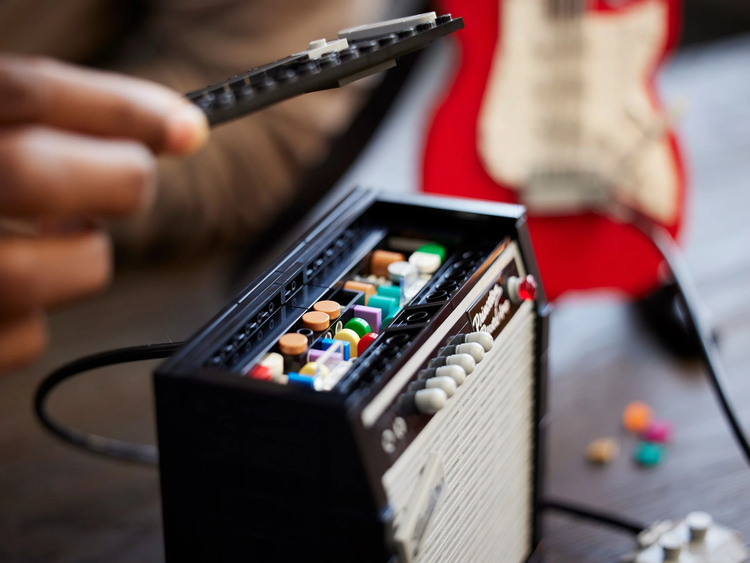 LEGO® 21329 Ideas Fender Stratocaster - zdjęcie 18