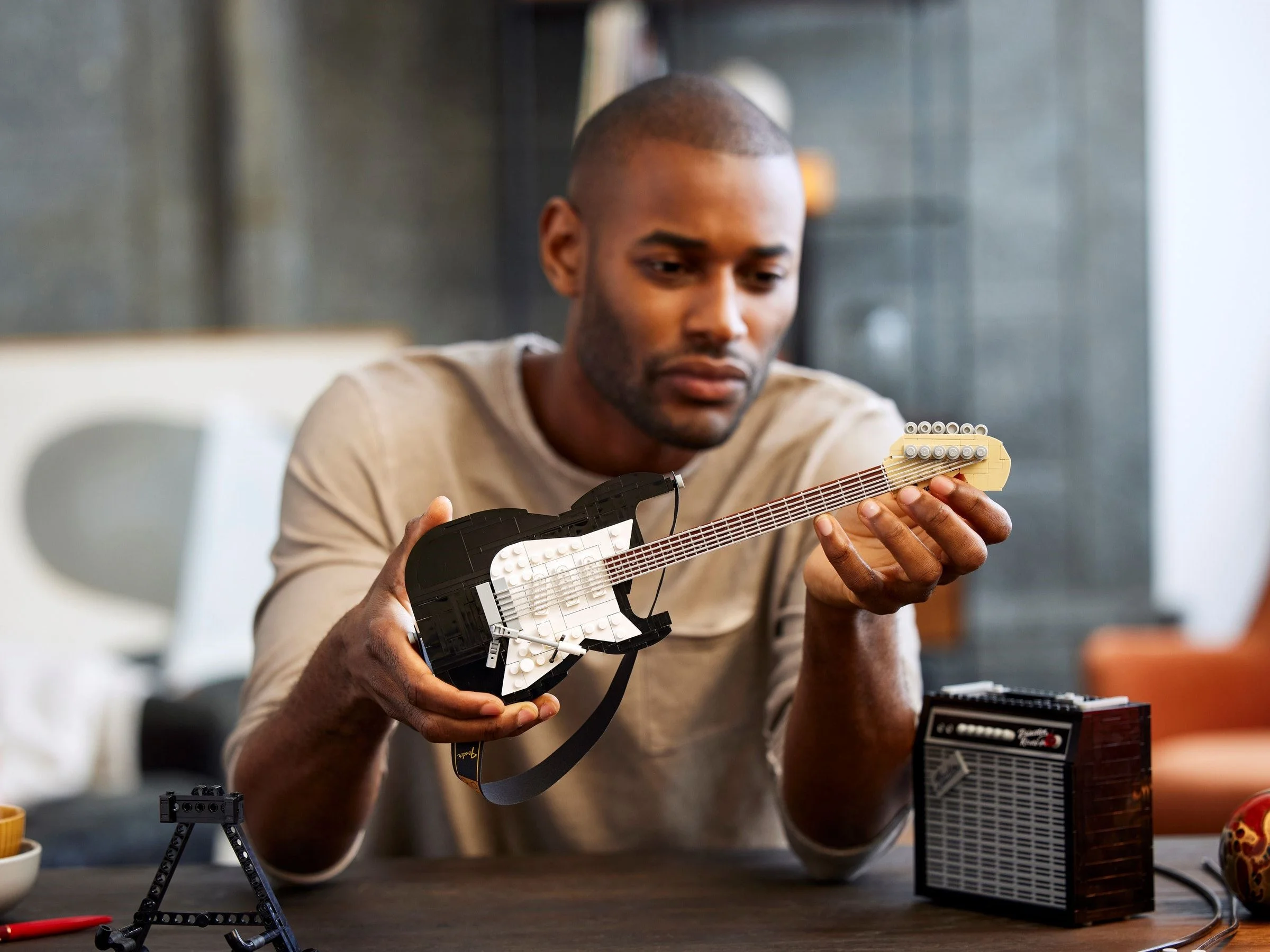 LEGO® 21329 Ideas Fender Stratocaster - zdjęcie 20