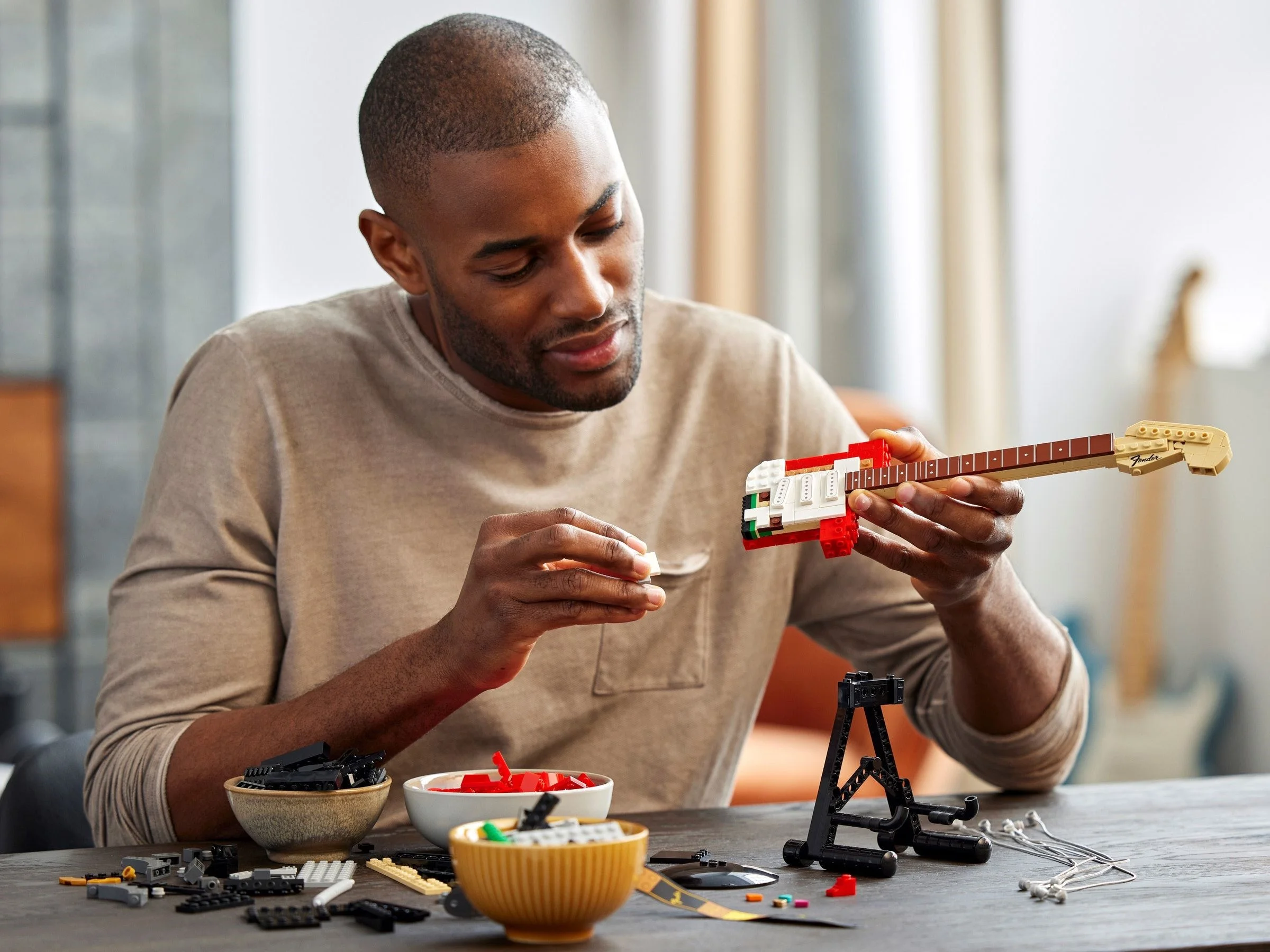 LEGO® 21329 Ideas Fender Stratocaster - zdjęcie 21