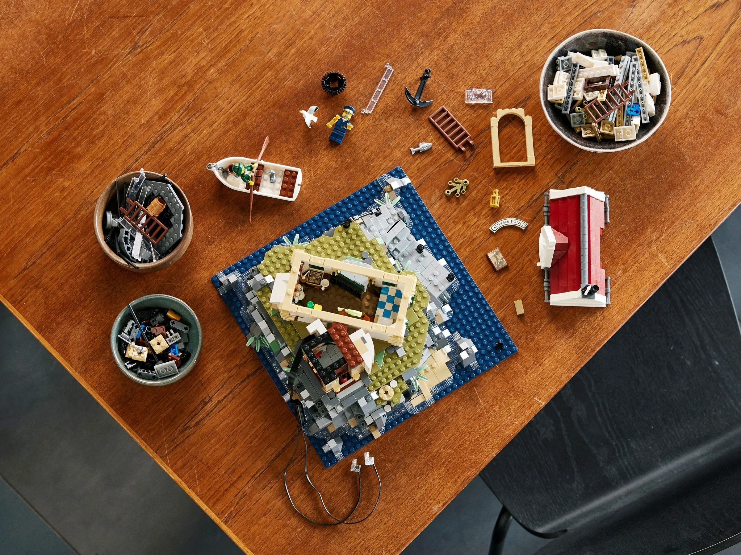 LEGO® 21335 Zmechanizowana latarnia morska Lekko Zgniecione - zdjęcie 9