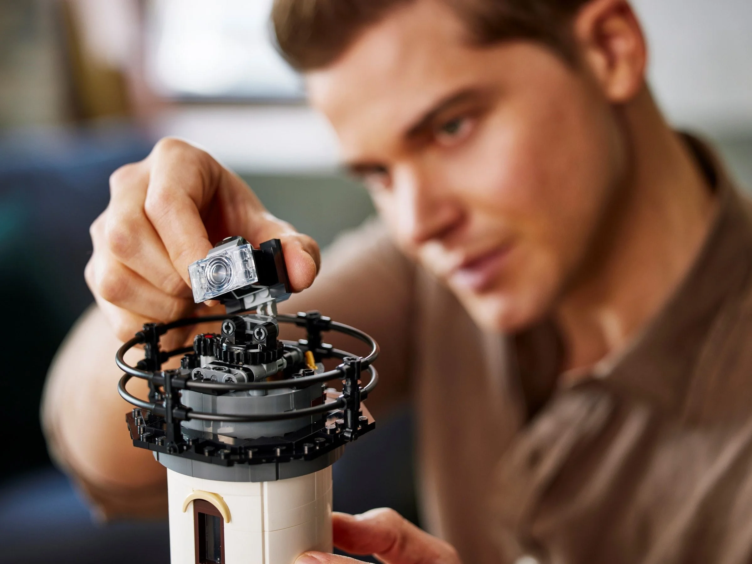 LEGO® 21335 Zmechanizowana latarnia morska Lekko Zgniecione - zdjęcie 21