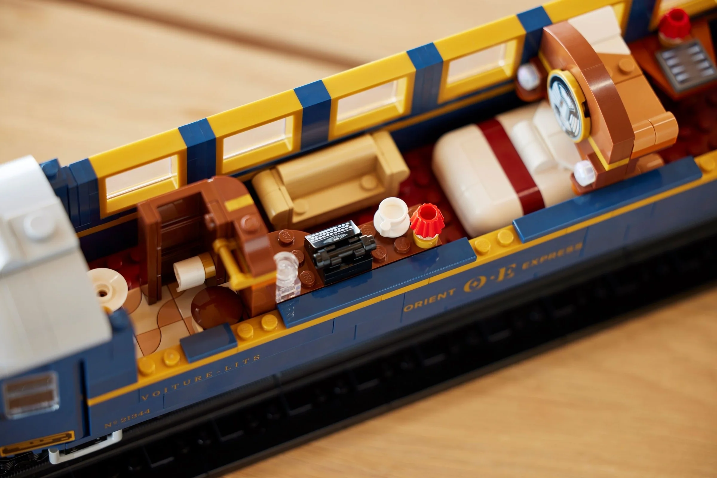 LEGO® 21344 Ideas Pociąg Orient Express - zdjęcie 8