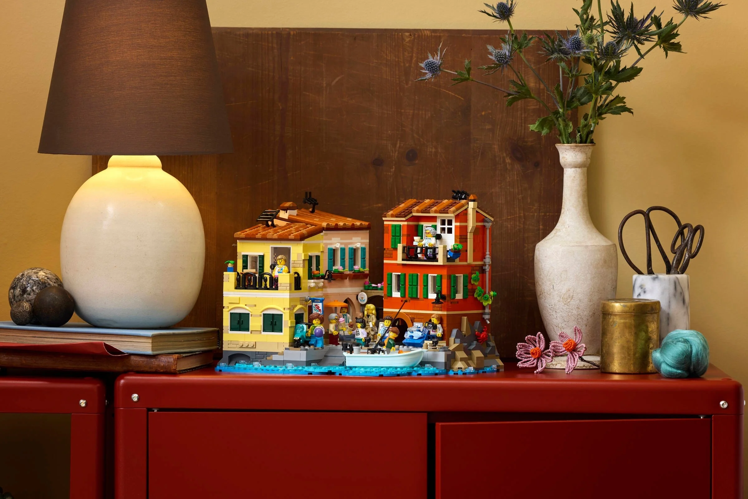 LEGO® 21359 Ideas Włoska Riwiera - zdjęcie 15