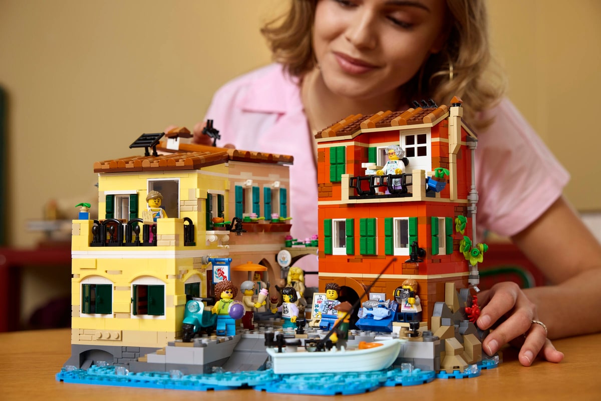 LEGO® 21359 Włoska riwiera - zdjęcie 10