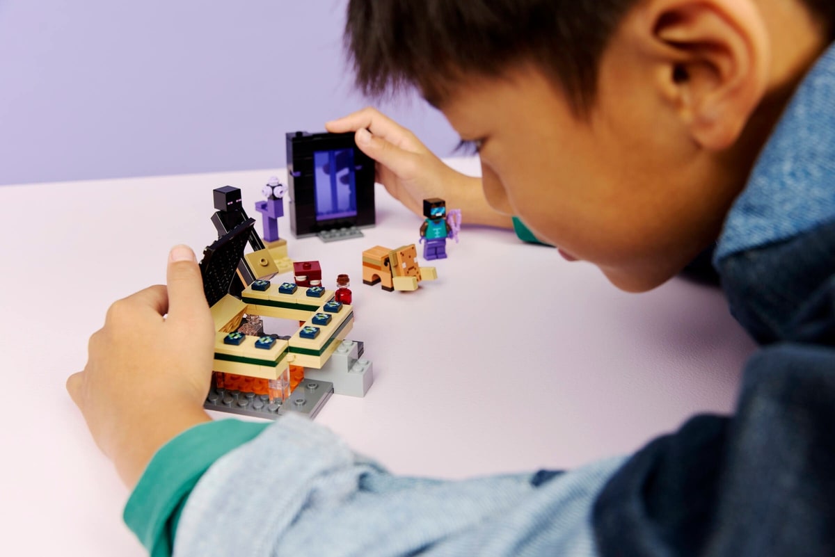 LEGO® 21584 Podróż przez portal Netheru i Kresu - zdjęcie 9