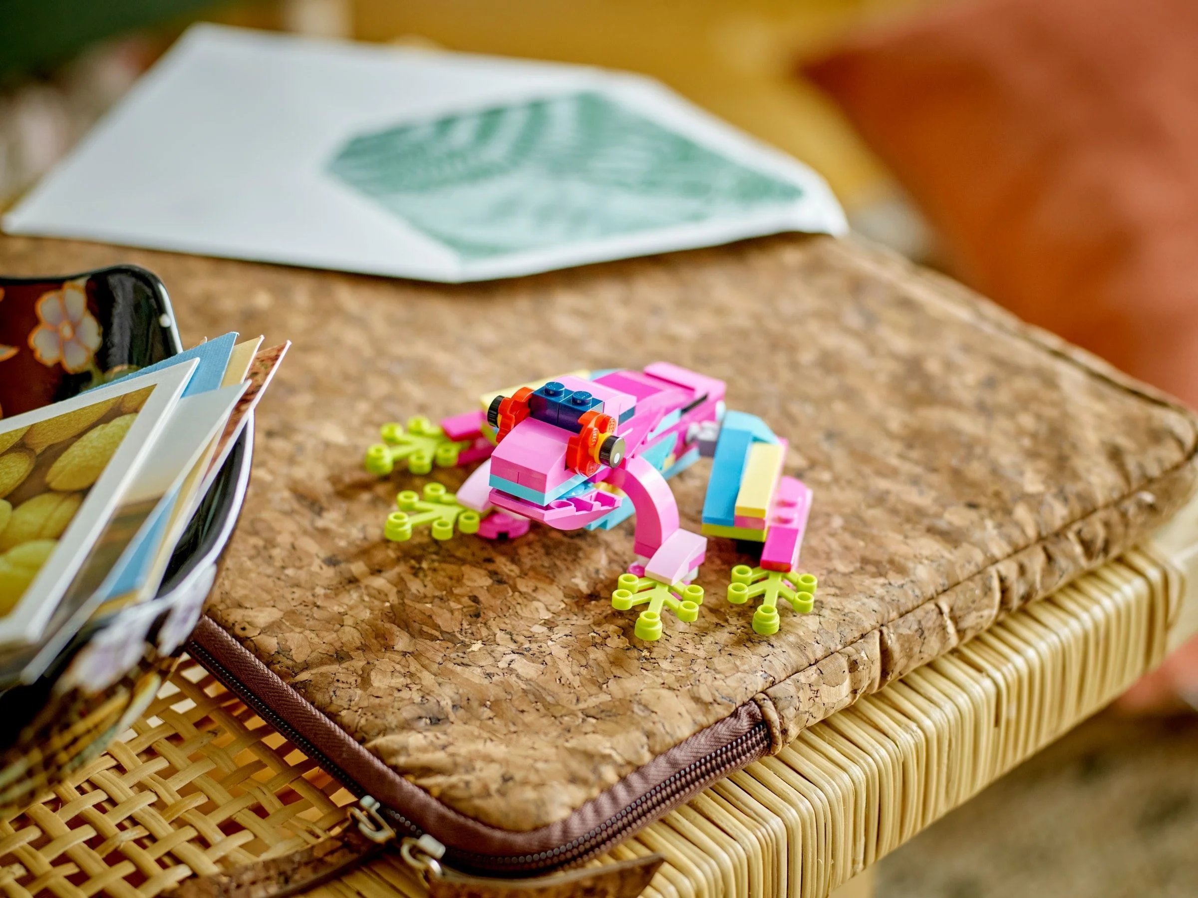 LEGO® 31144 Creator 3w1 Egzotyczna Różowa Papuga Zwierzęta - zdjęcie 4