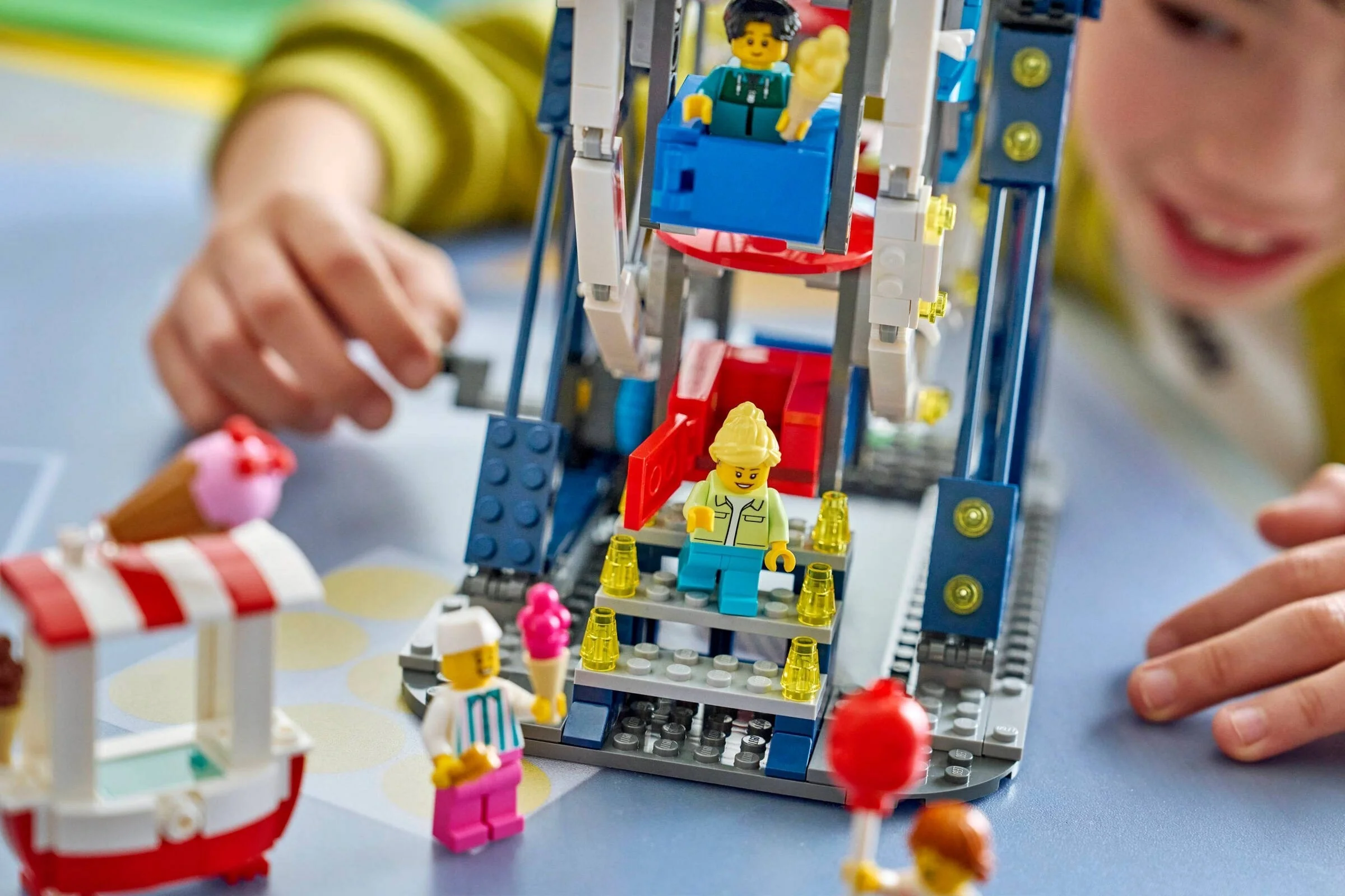 LEGO® 31389 Kultowy diabelski młyn - zdjęcie 6