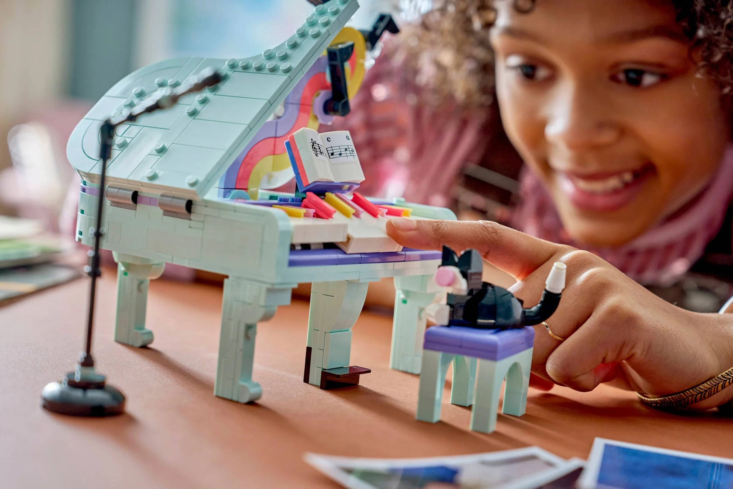 LEGO® 31392 Dekoracyjny fortepian z kotem - zdjęcie 5