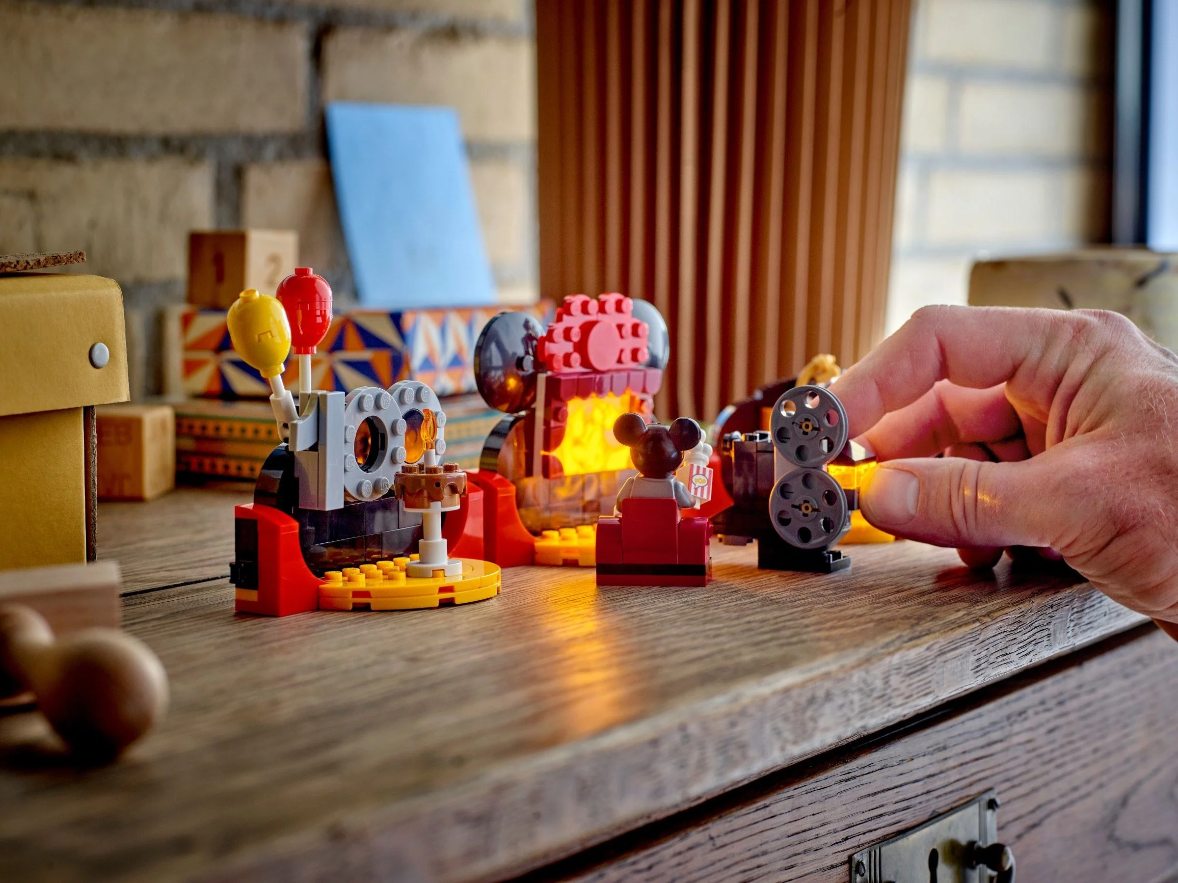 LEGO® 40600 Lego Świętowanie Stulecia Disneya Mickey Mou - zdjęcie 6