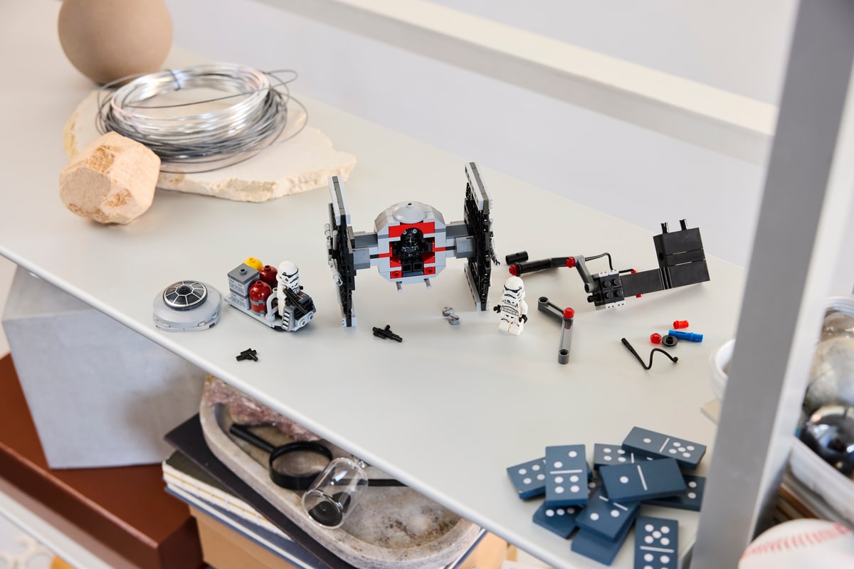 LEGO® 40771 Myśliwiec TIE™ ze stanowiskiem w imperialnym hangarze - zdjęcie 14