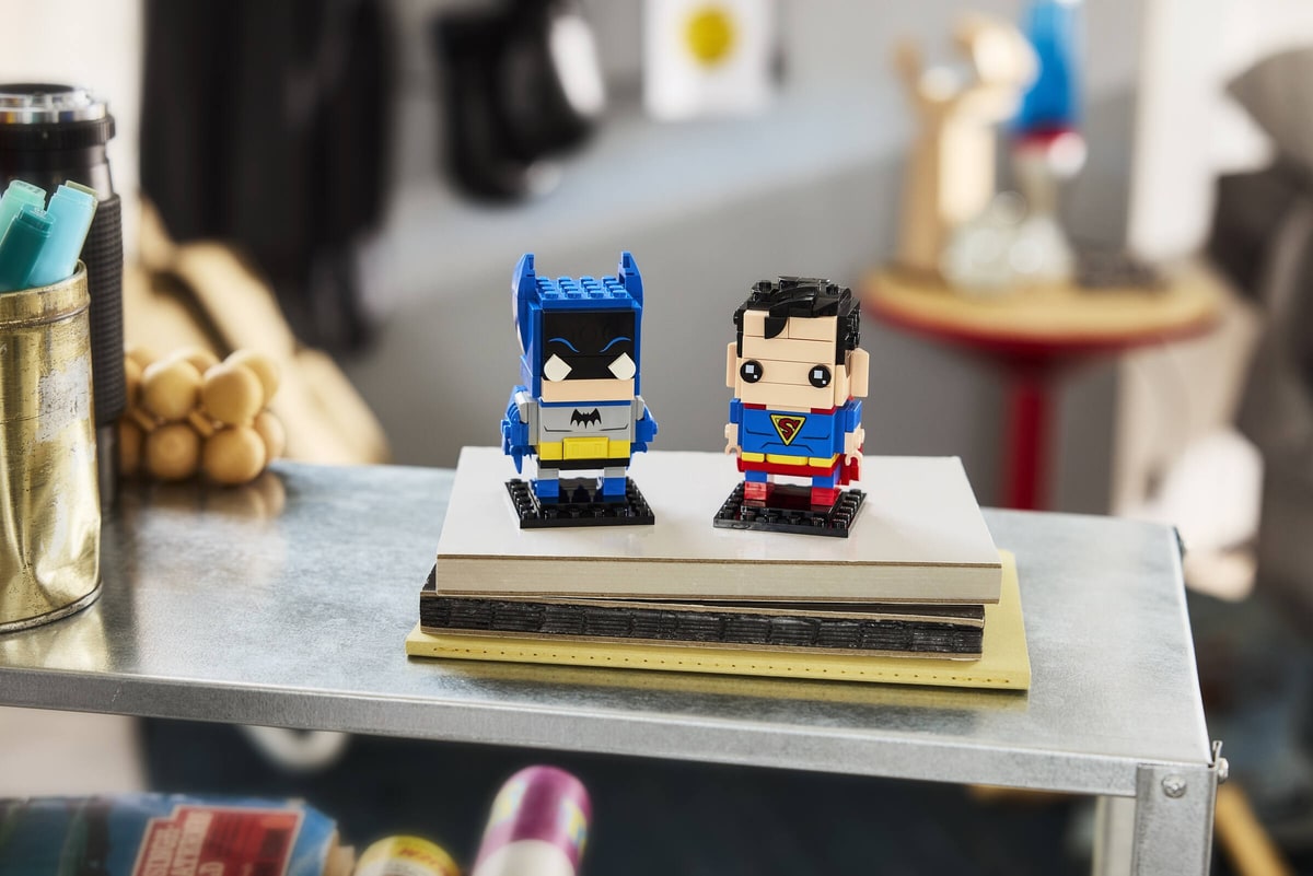 LEGO® 40859 Figurki Supermana i Batmana ze Złotej Ery - zdjęcie 8
