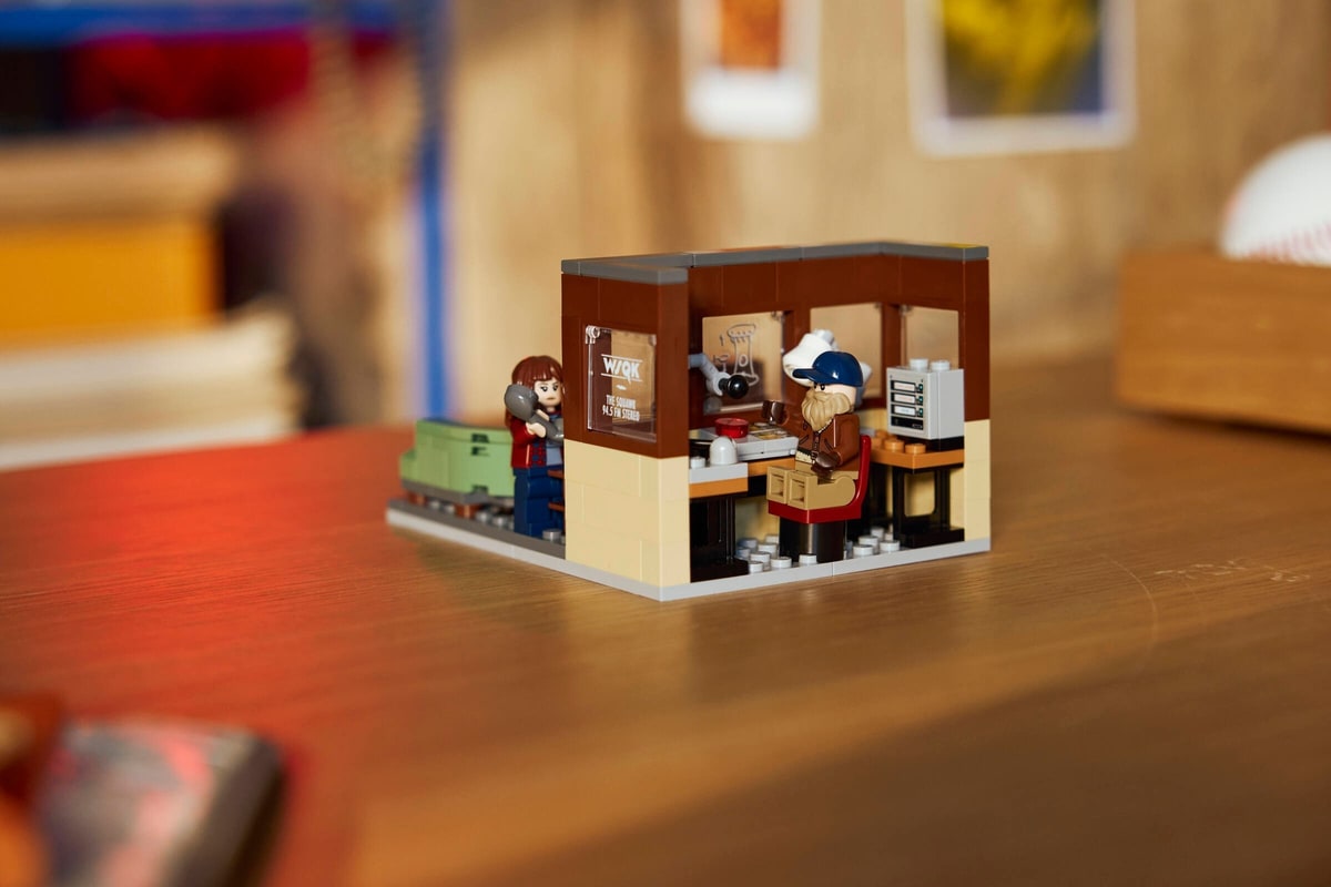 LEGO® 40891 Lego Stranger Things: Stacja radiowa Wsqk Nowy - zdjęcie 9