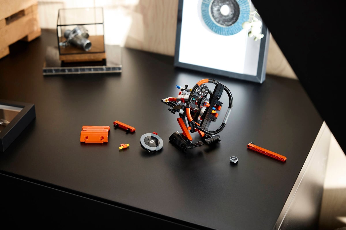 LEGO® 40894 Koenigsegg Sadair's Spear Steering Wheel - zdjęcie 3