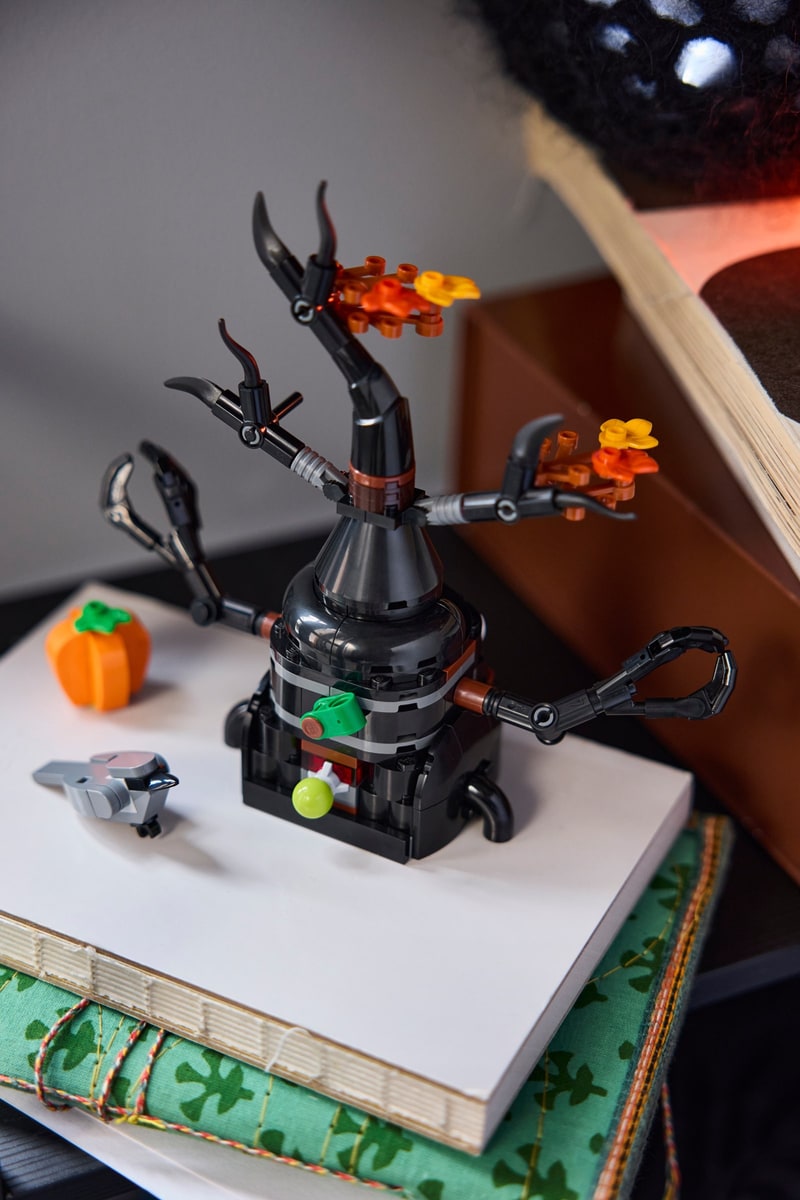 LEGO® 40900 Straszne nawiedzone drzewo - zdjęcie 6