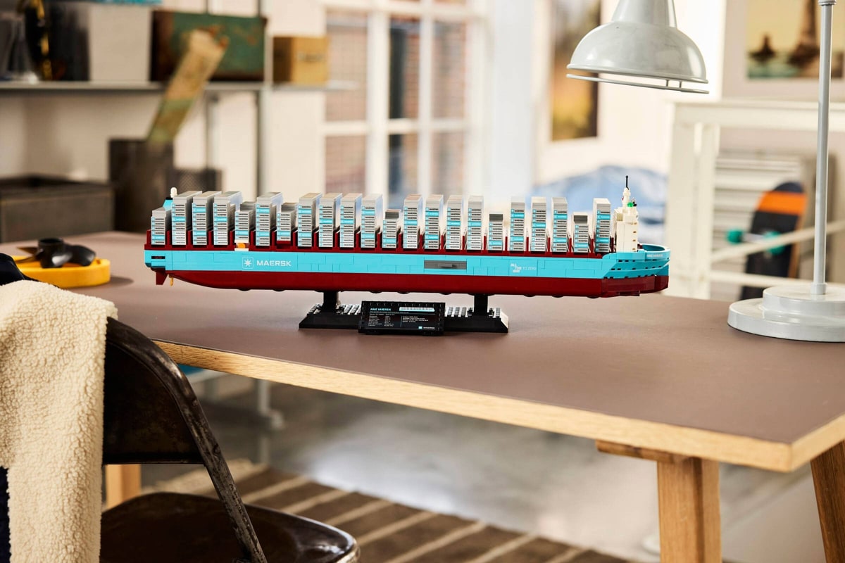 LEGO® 40955 Kontenerowiec z Napędem Dual-Fuel Maersk - zdjęcie 11