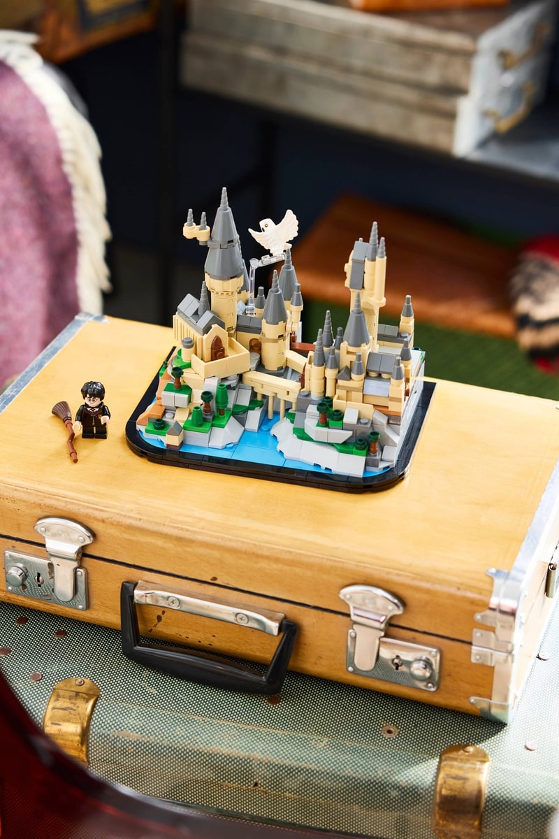 LEGO® 40975 Minizamek Hogwart - zdjęcie 3