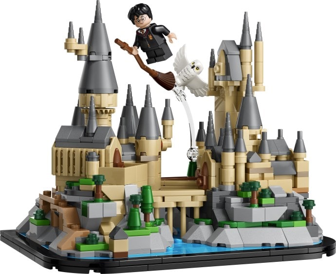 LEGO 40975 Minizamek Hogwart: 700 elementów, premiera 27 sierpnia