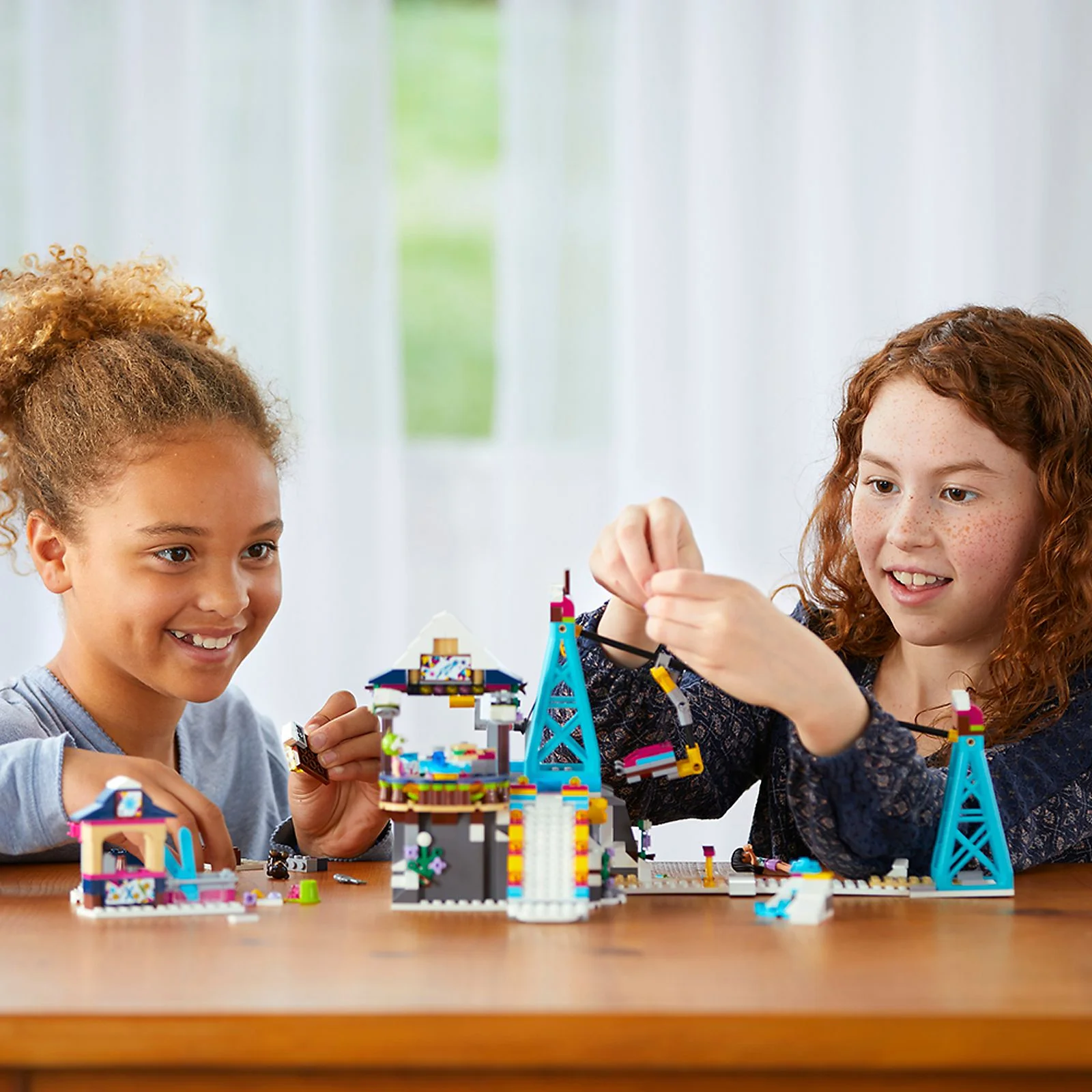 LEGO® 41324 Wyciąg narciarski w zimowym kurorcie - zdjęcie 7